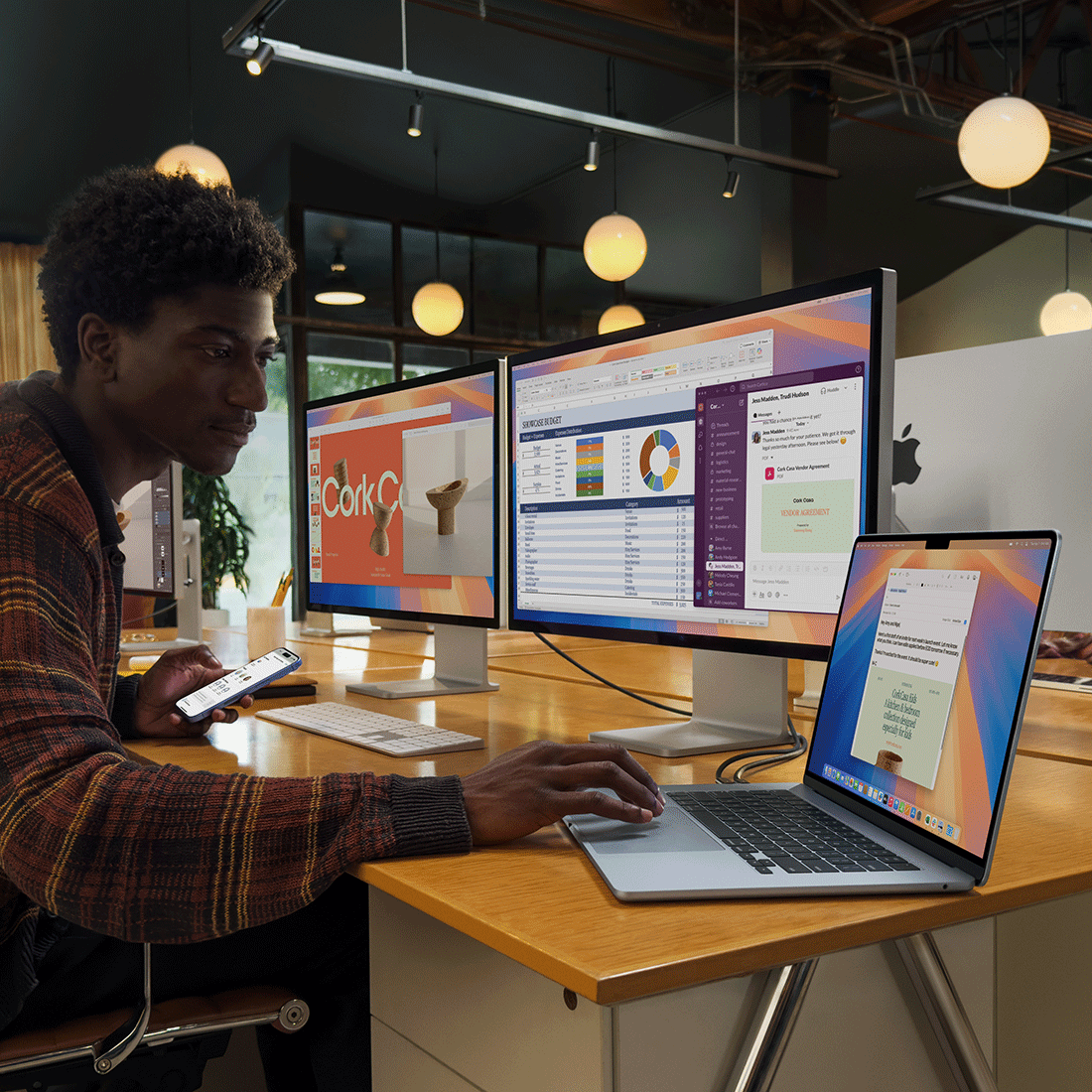 MacBook_Air_15-inch_M4_Midnight_PDP_Image_Position_8